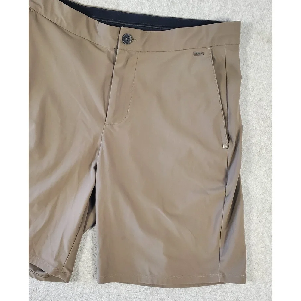 Vuori fleet shorts